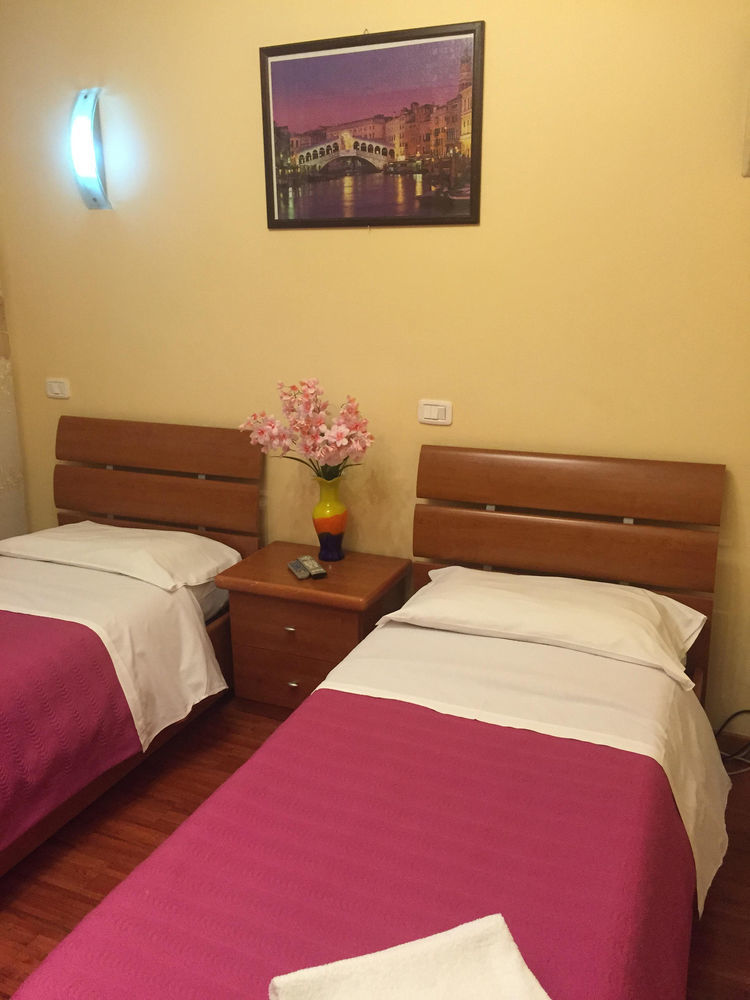 Zhihua Guest House Рим Екстер'єр фото