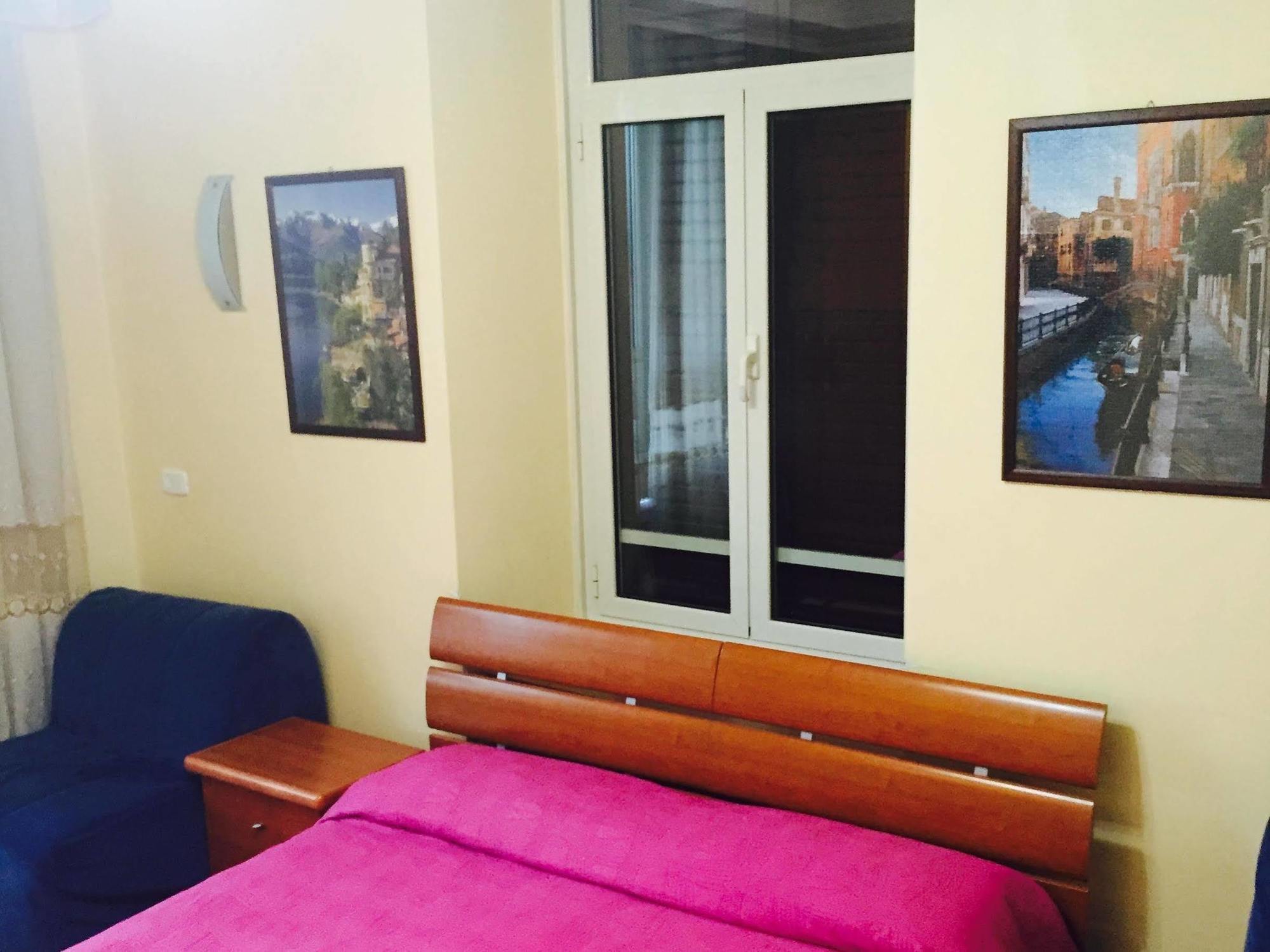 Zhihua Guest House Рим Екстер'єр фото