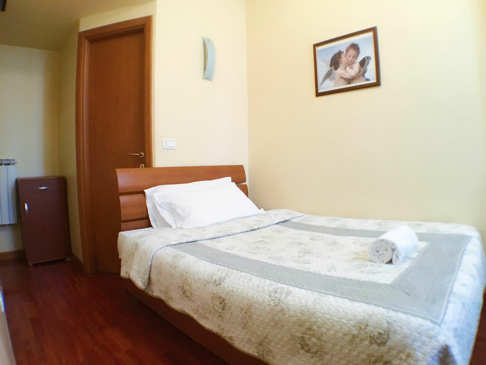 Zhihua Guest House Рим Екстер'єр фото