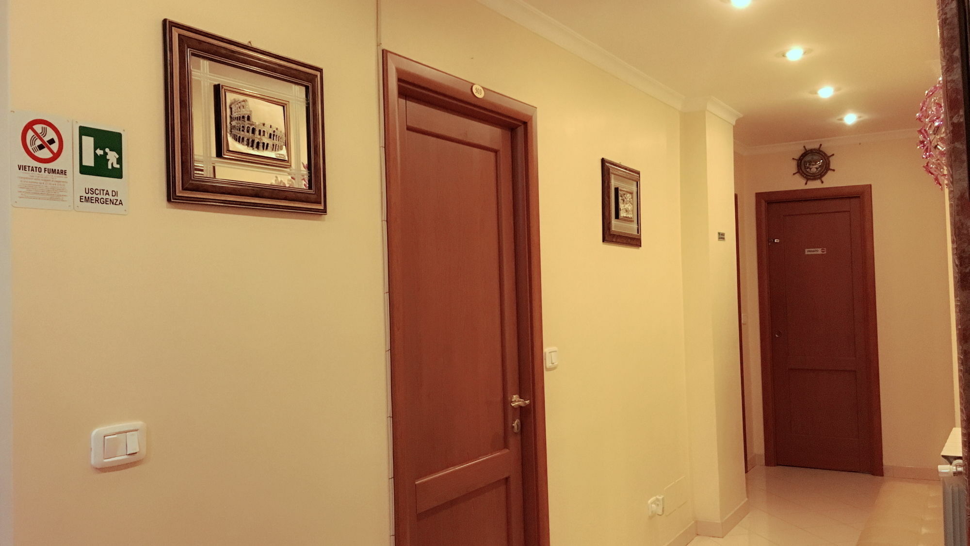 Zhihua Guest House Рим Екстер'єр фото