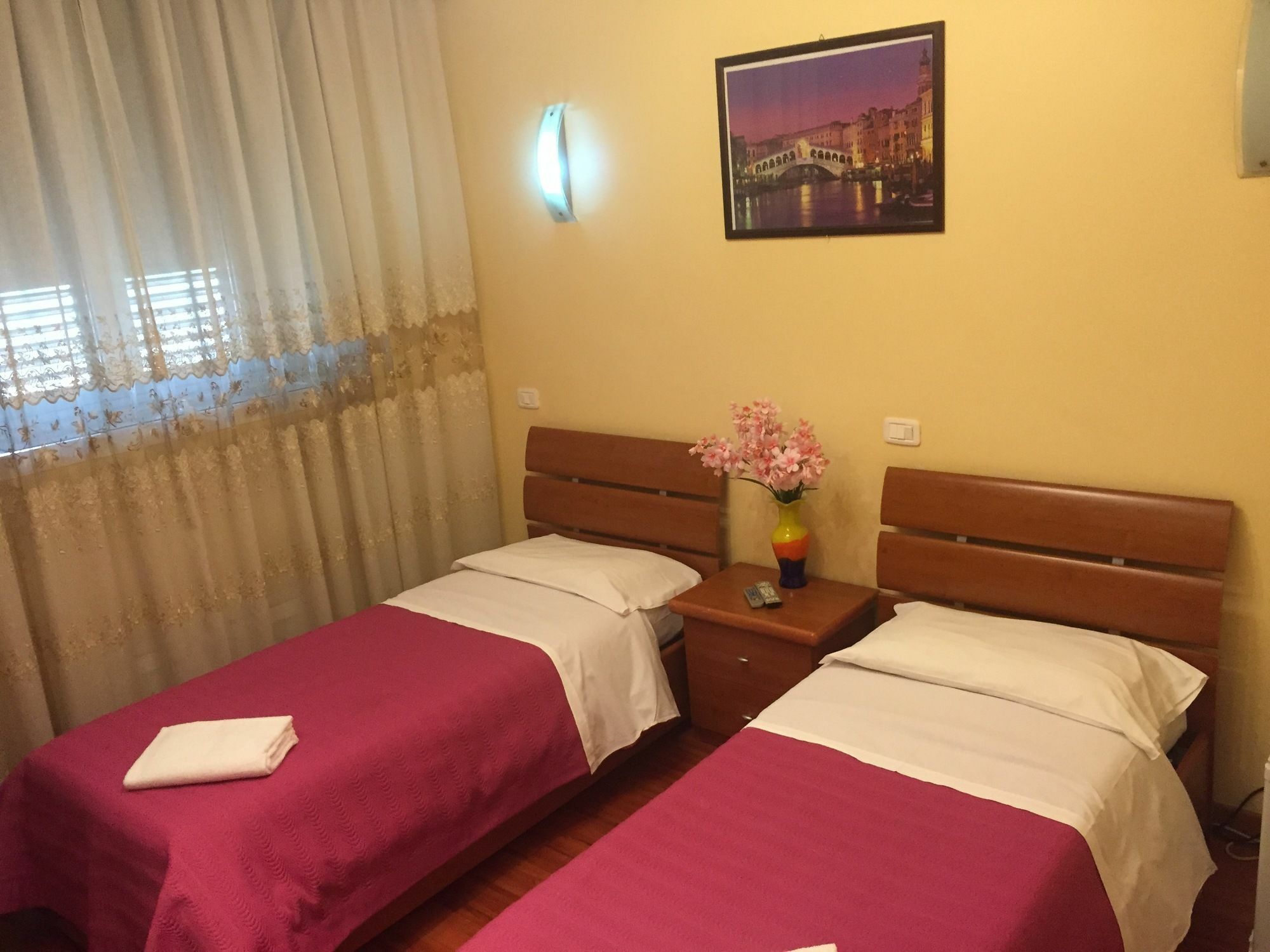 Zhihua Guest House Рим Екстер'єр фото